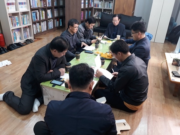 청소년육성연맹 보령지회가 무창포교회에서 지부장 회의를 열었다.