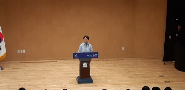 개원사를 하고 있는 라해인 의장(대천여고 2년)